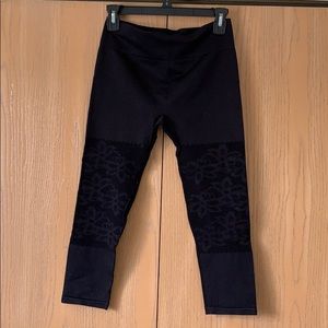 Fabletics Sculpt Knit Mesh floral capri leggings
